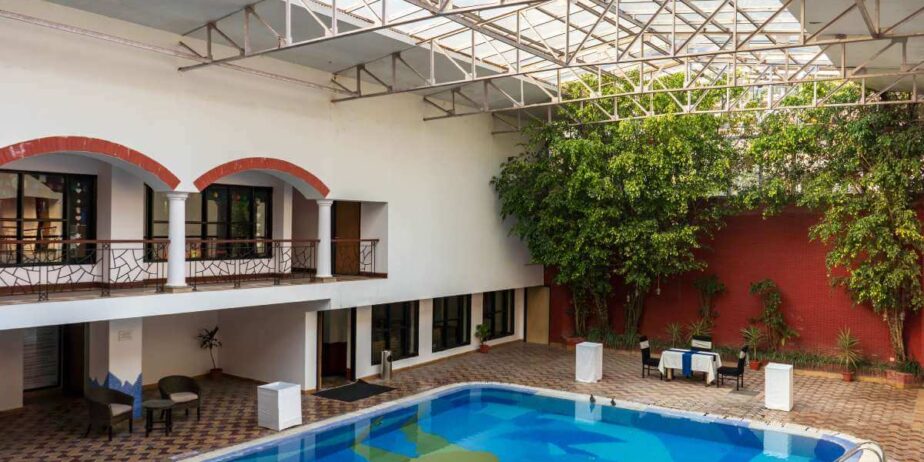 country-inn-bhimtal-swimming-pool-924×462-1.jpg